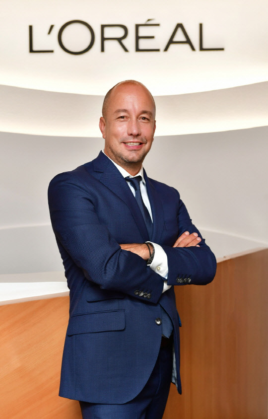 로레알코리아가 신임 대표에 스페인 국적의 크리스티앙 마르코스 아르나이를 선임했다. <로레알코리아 제공>